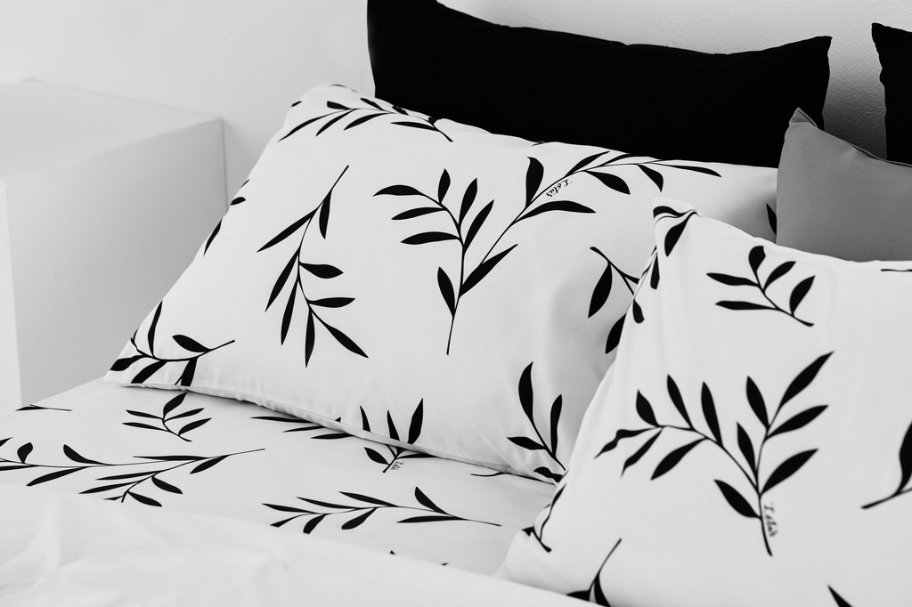 Lotus Black &amp; White - KS Fitted Bedsheet Set-5pcs - LI-BW-02W