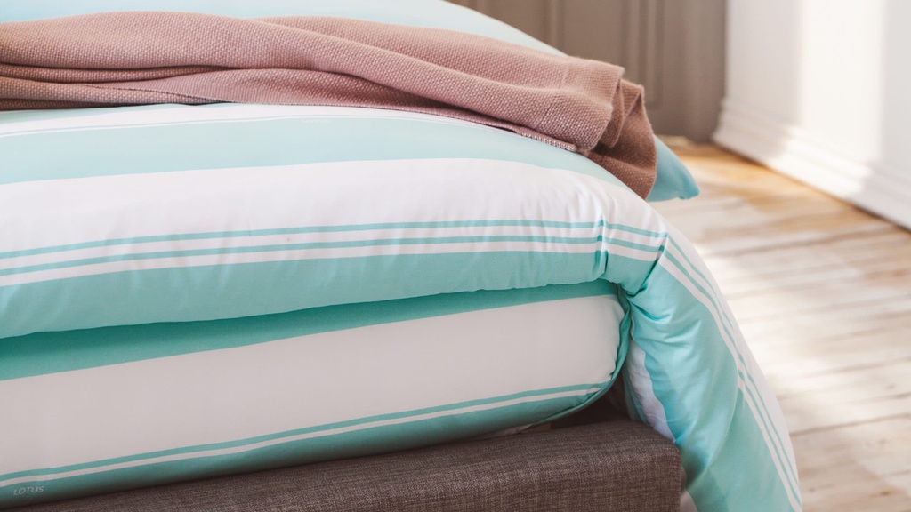 Lotus Melbourne Comforter 90&quot;x100&quot; - L-MB-01B